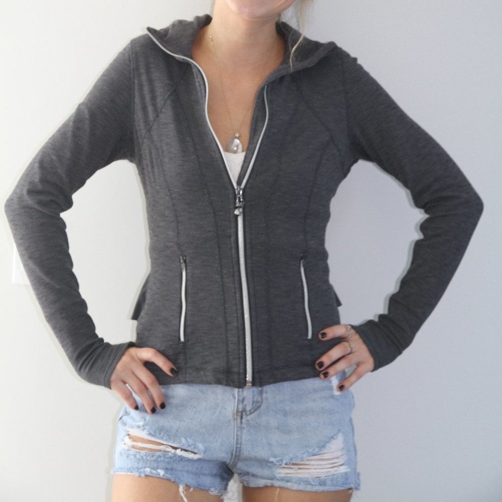 Lululemon Yogi Dance Jacket Ruffle Back in Grey